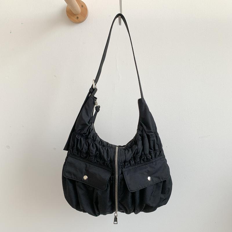

Nyl Pleated Women s Underarm Bag New Korean Large Capacity Waterproof Commuter Shoulder Bag Side Pockets Lightweight Tote Bag чорний
