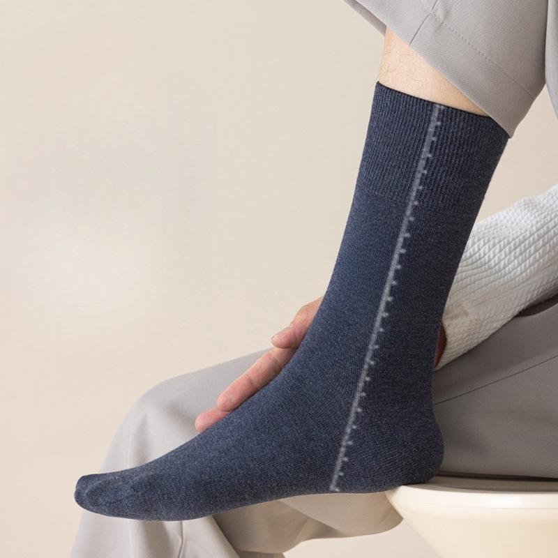 Men's Autumn and Winter Thickened Pure Cotton Long Socks, Loose-fitting Men's Socks, Antibacterial and Deodorizing Solid Color Long Socks