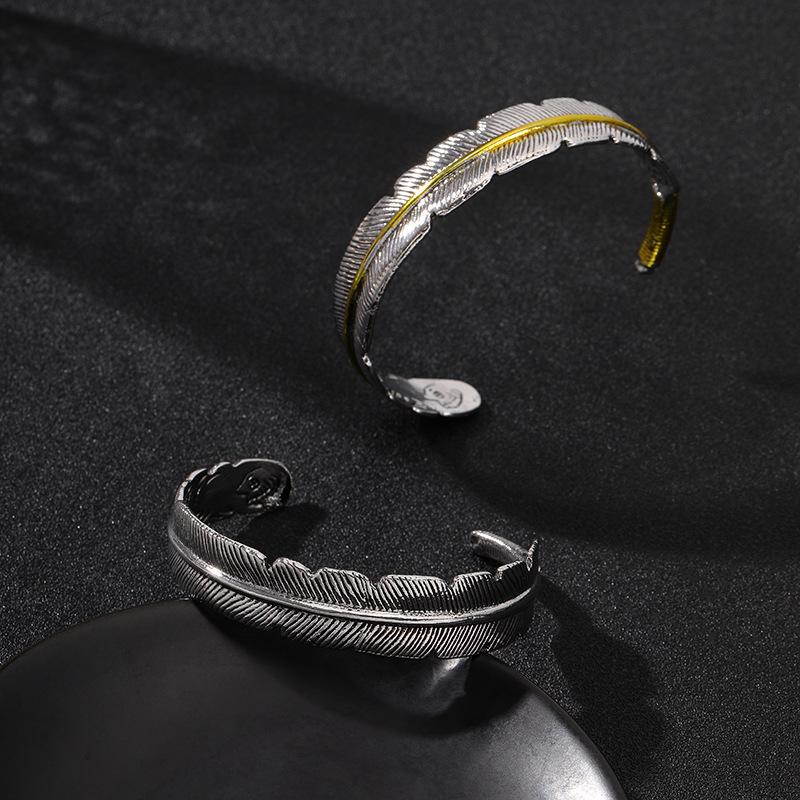 Vintage Carved Pattern Hiphop Rock Feather Bangle Bracelet Creative Design Opening Adjustable Men and Women's Models Wing Cuff Festival Jewelry Gifts