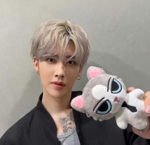10cm Plüsch-Schlüsselanhänger Und2Ble Zhanghao Ricky Han Yujin Fans Cartoon PP-Baumwolle Weiches Plüschtier Taschenanhänger Geschenk 10cm