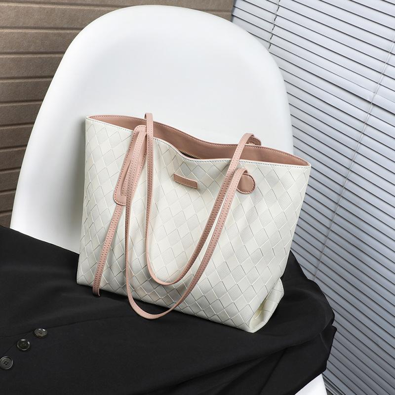 Women's Bag Autumn 2025 New Tote Bag High-End Versatile Shoulder Bag Lazy Style Large Capacity Commuter Bag