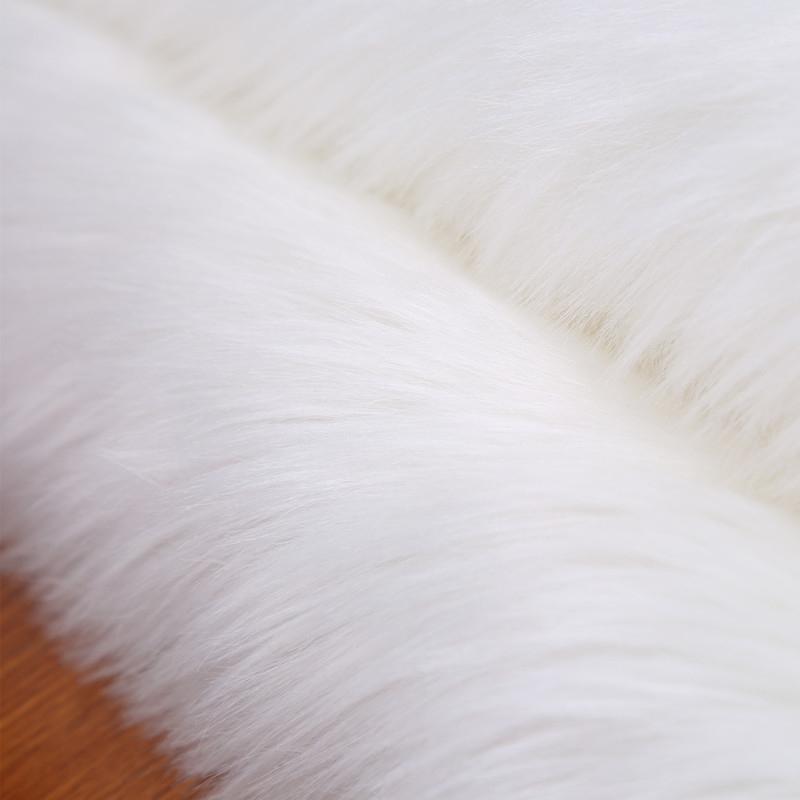 1pcs Mini Love Heart Rugs Artificial Wool Sheepskin Hairy Carpet Gorgeous Home Bedroom Decoration Carpets Soft Non-slip Mat