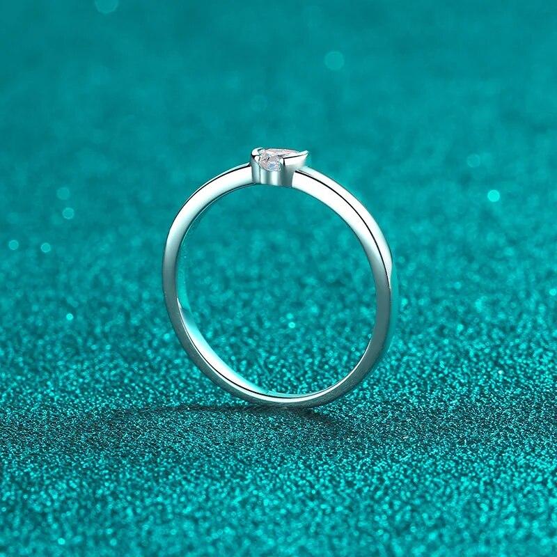 0.3ct serce Cut Moissanite pierścionki zaręczynowe dla kobiet klasyczna obrączka 925 srebro platerowane PT950 prezent urodzinowy