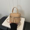 New Xiaoxiangfeng soft box bag textured messenger bag diamond grid embroidery thread chain bag shoulder shopping tide