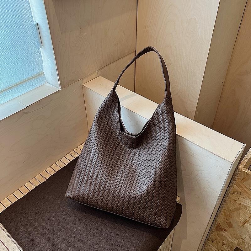 New niche design stylish and simple woven mother and child bag casual shoulder portable women's bag