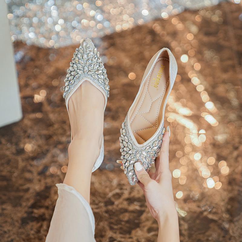 Large size single shoes women's summer 2025 new Korean version gentle pointed rhinestone flat bottom soft sole temperament fairy bridesmaid shoes