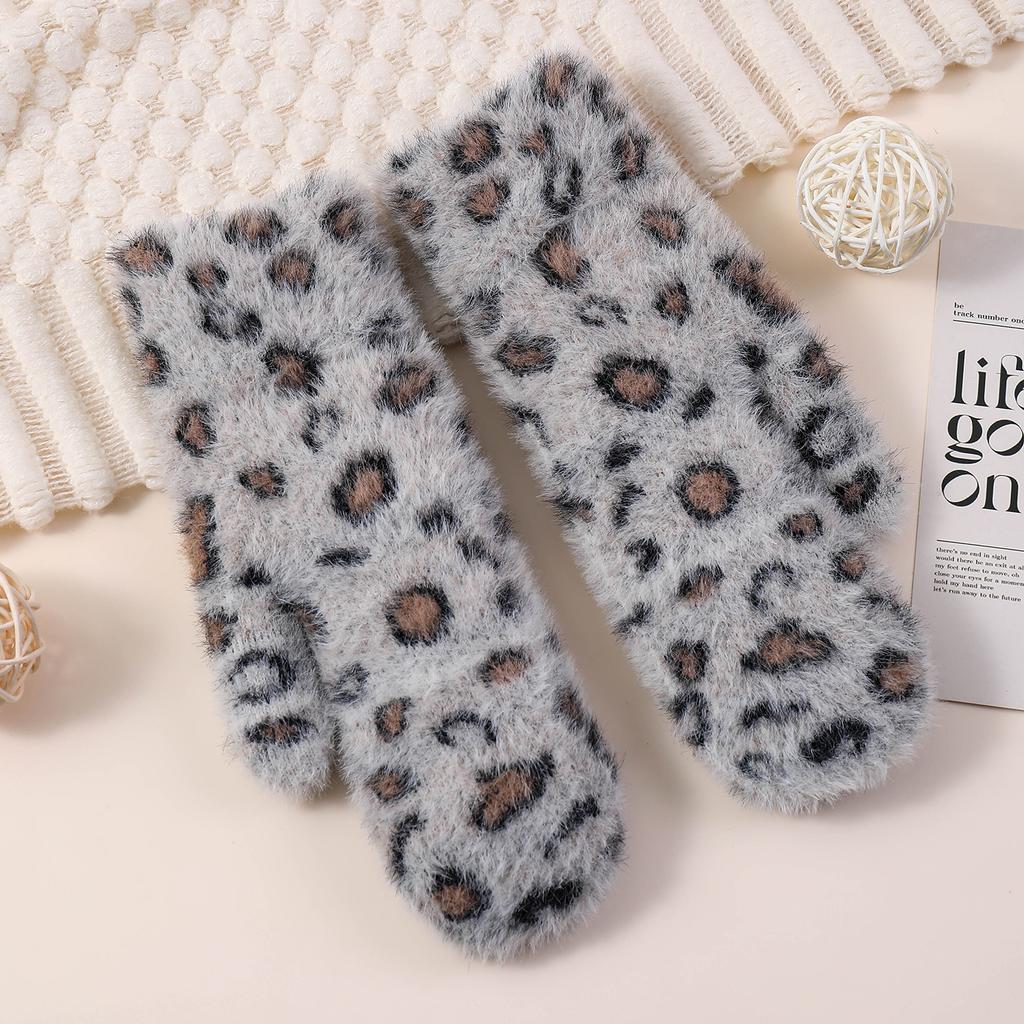Warm wool gloves Women's winter rabbit plush full finger cute riding warm elastic finger cold and windproof