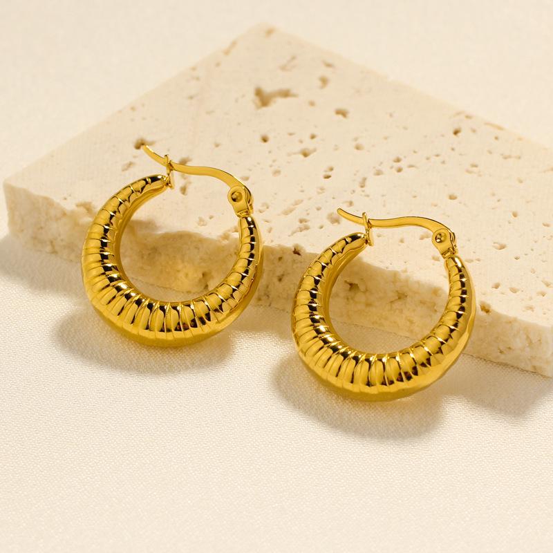 French Elegance: Stylish Simple Hoop Earrings