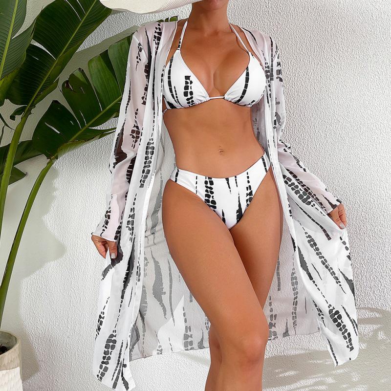 Dreiteiliges Bikini-Set im europäischen und amerikanischen Stil 2024 mit langärmeligem Sonnenschutz aus Mesh für Urlaub und heiße Quellen.