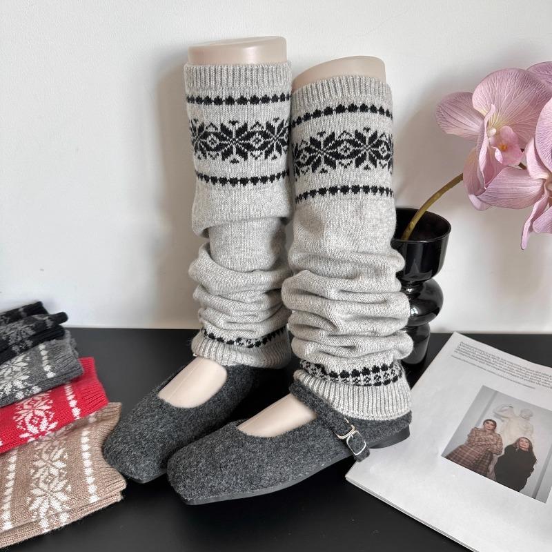 

2025 New Autumn and Winter Korean Women s Socks Stacked Socks Knitted Snowflakes Slimming and Warm Calf Sleeves One Size світло-сірого кольору