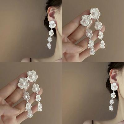 Perlenblumen-Fransenohrringe Kaltwind-Steckerohrringe Leichter Luxus Hoher Sinn Nischen-Mode Temperament-Ohrringe