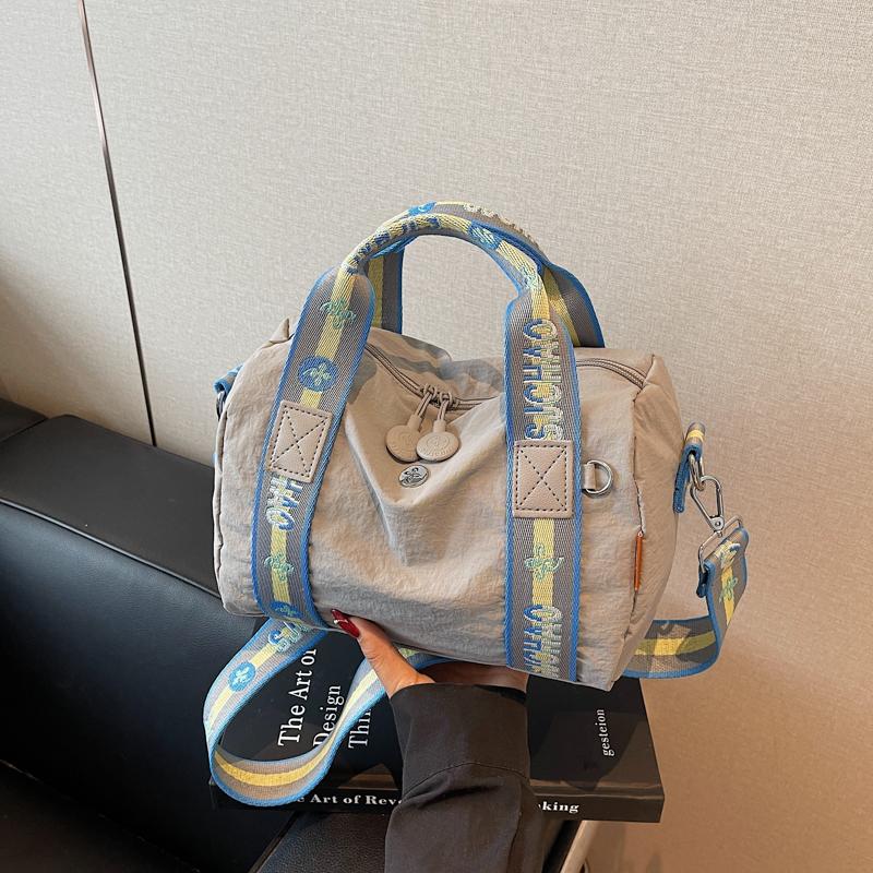 Simple & Spacious Women's Shoulder Bag - Durable Crossbody Purse with Organizational Pockets Lightweight and Versatile