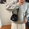 Fashion trend casual simple texture bucket bag 2025 summer new foreign style women personality shoulder messenger bag