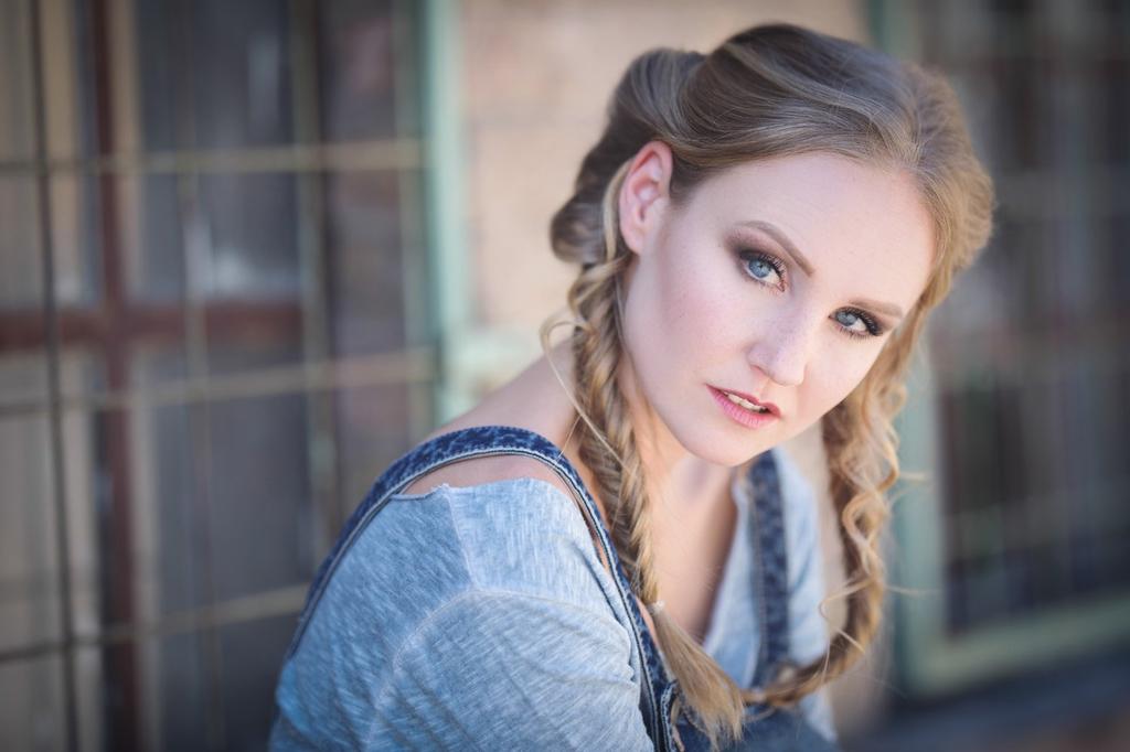 Sigma 135mm DG HSM Lens for Canon EF Single Focus Art SLR Cameras F1.8 Mount, Telephoto, Full-Frame