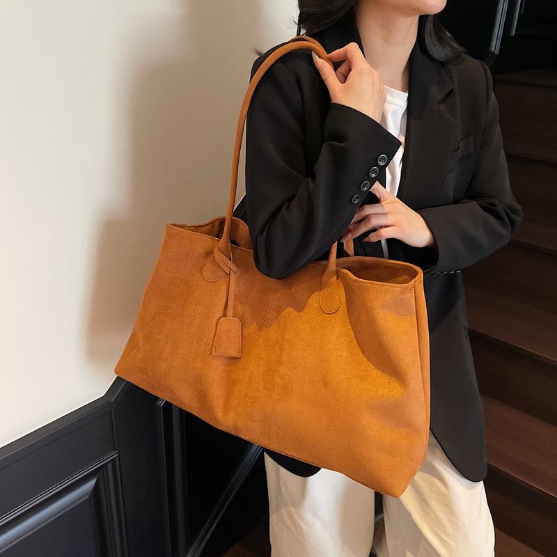 Elegant Shoulder Bag Pouch Suede Shoulder Bag Korean Style Storage Suede Handbag Suede Bucket Bag All-match Underarm Tote Bag