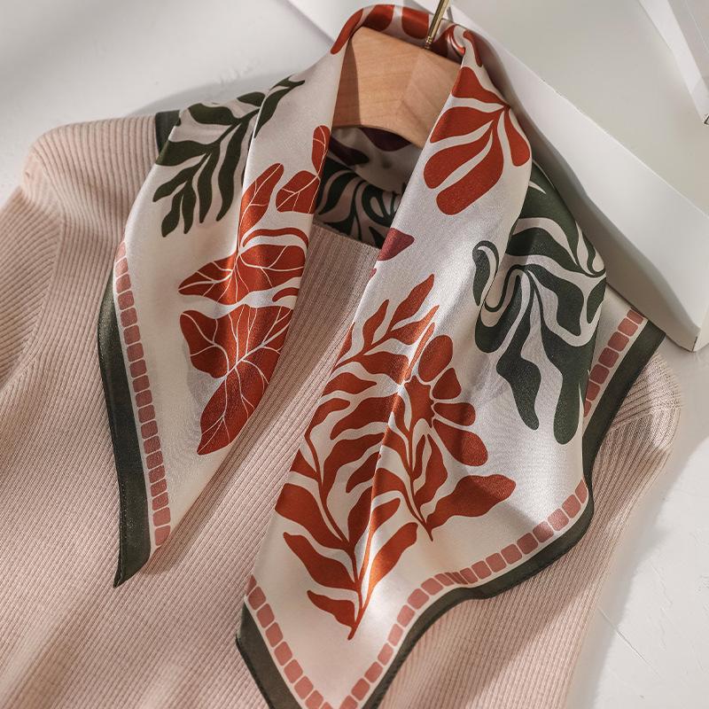 Light luxury new silk square scarf, women's mulberry silk printed silk scarf, versatile, advanced sunscreen, small square scarf, thin