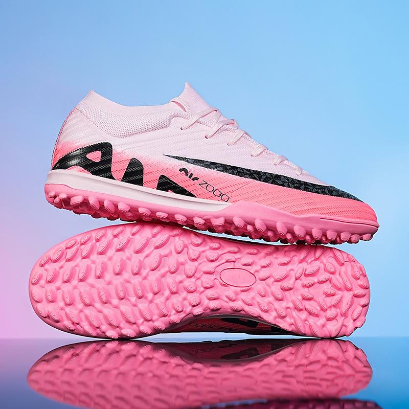 Large quantity talks about the new high-top football shoes, long nails, football shoes, broken nails, training shoes, football falcon men's models