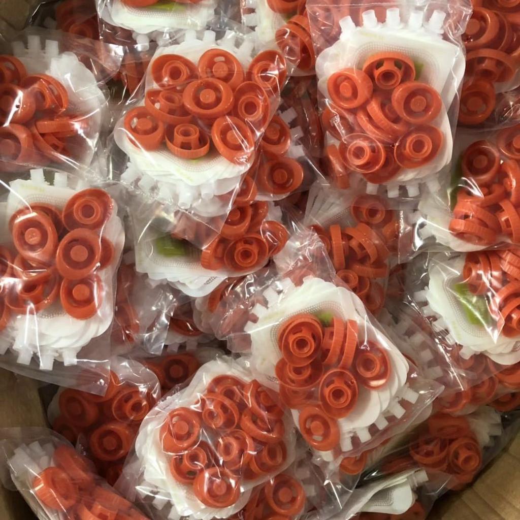 Portable Baby Food Fruit Puree Squeezer and Juicer