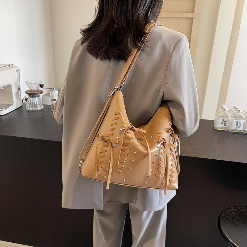 Retro Underarm Bag Women's Autumn and Winter 2025 New Trendy Korean Bow Tote Bag Large Capacity Shoulder Commuter Bag