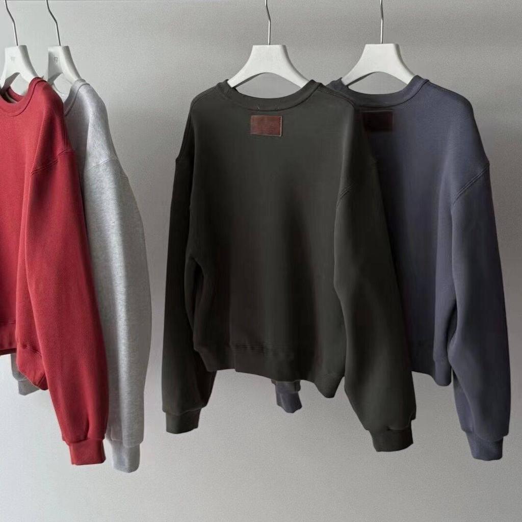 Four-Color Fleece-Lined Round Neck Sweatshirt with Mohair-Leather Label - Cozy Loose Fit for Autumn/Winter