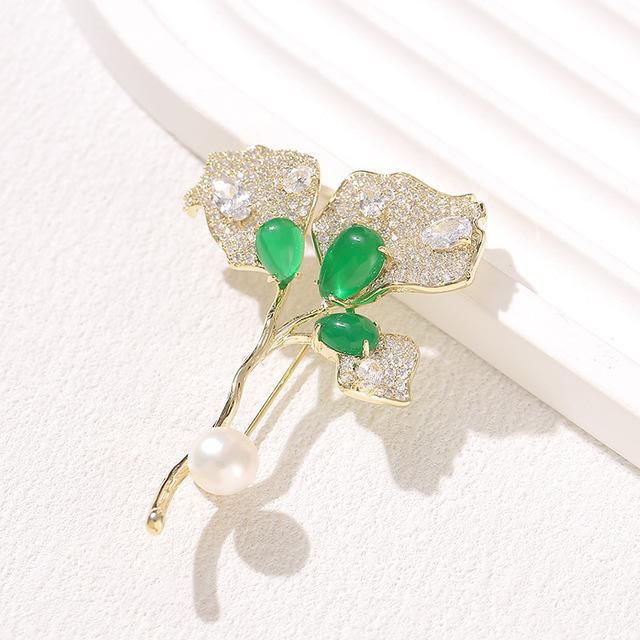 

Изумрудный цирконий, брошь в виде листьев гинкго, женский корсаж из пресноводного жемчуга