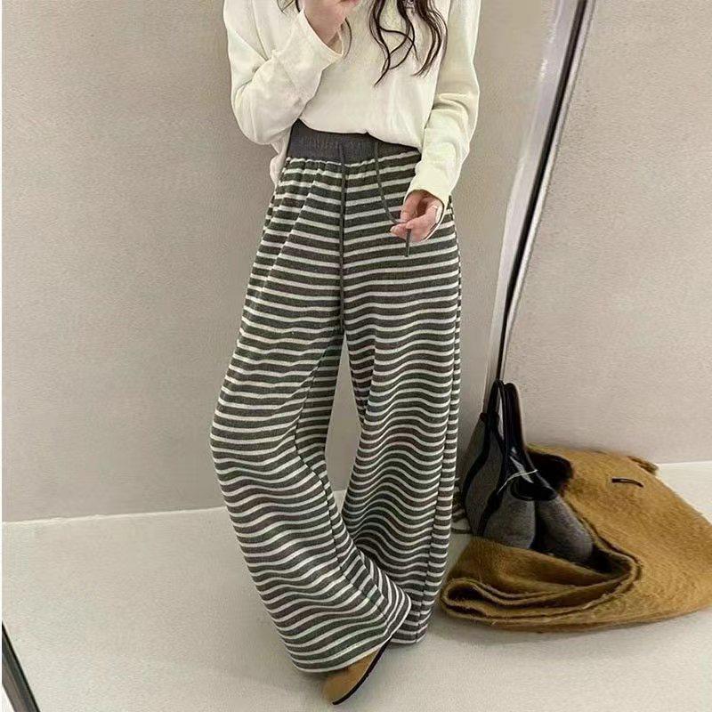 

Women s High-Waisted Velvet Striped Wide-Leg Pants - Autumn/Winter Drape Style, Knitted, Casual and Trendy. S (80-95 kg recommendation)