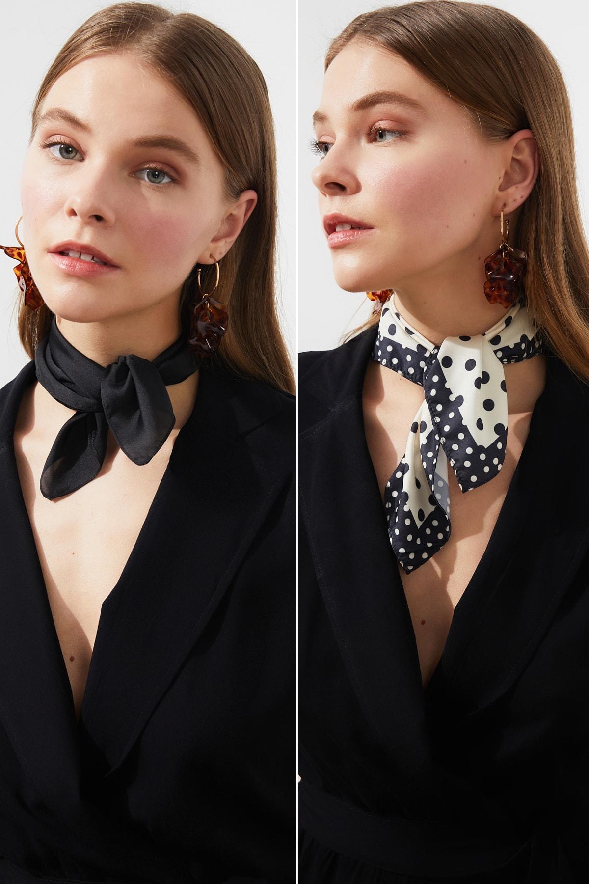 

Черно-разноцветный однотонный шарф в горошек TWOSS21FU0009..