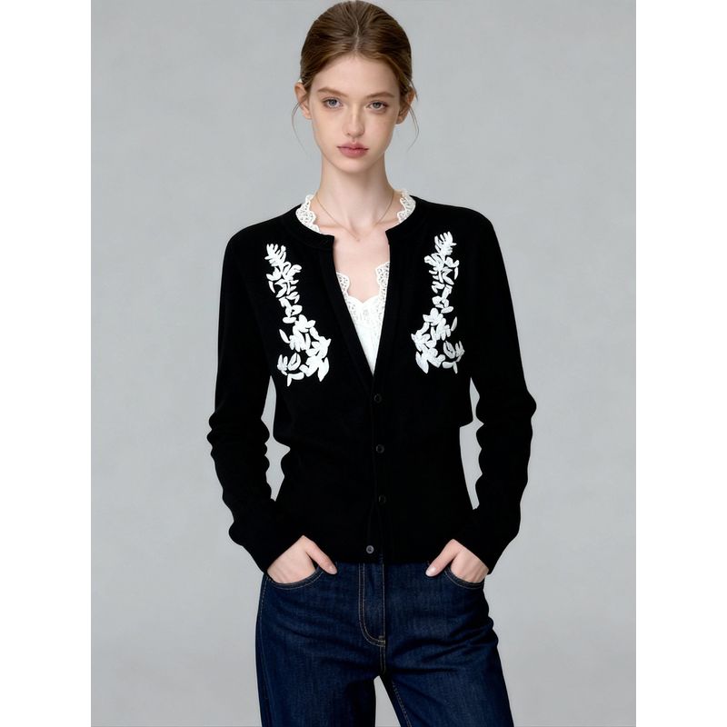 2026 New Autumn and Winter Stylish and Elegant Knitted Cardigan with High-End Floral Embroidery Sweater for Women In Spring