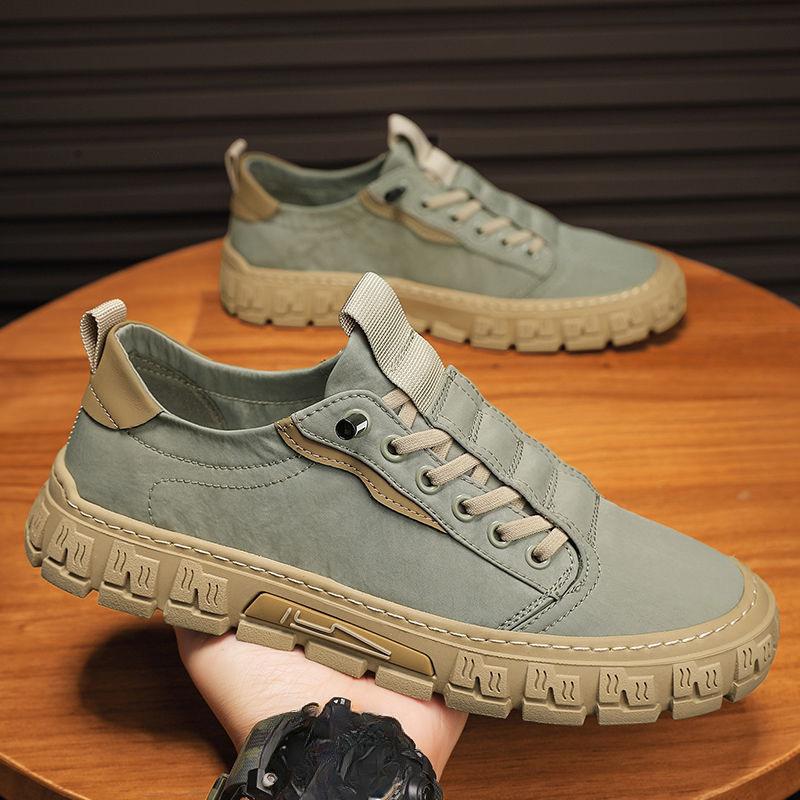 Modische und bequeme atmungsaktive Arbeitsversicherungsschuhe für Herren im Sommer mit rutschfesten Sportschuhen für die Arbeit auf der Baustelle, lässige Boardschuhe