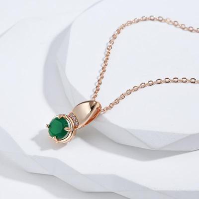 Vintage-Anhänger-Halskette mit grünem Zirkon, modischer Alltagsschmuck für Damen