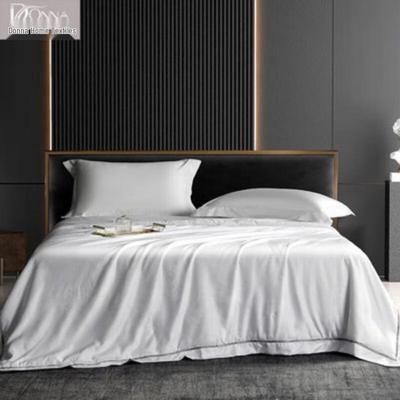 Tangna Home Textiles All-Season Mulberry Silk Blend Quilt