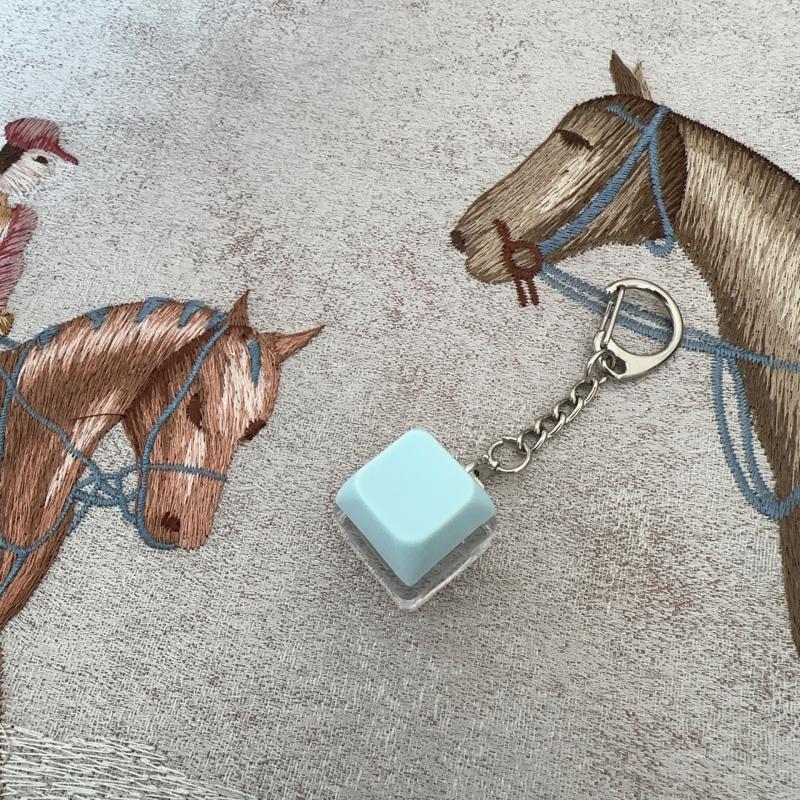 Led Keyboard Key Chain Toy Stress Relief Diy Button Finger Keyboard Caps Toy Small Gifts Small Gadgets Keychains