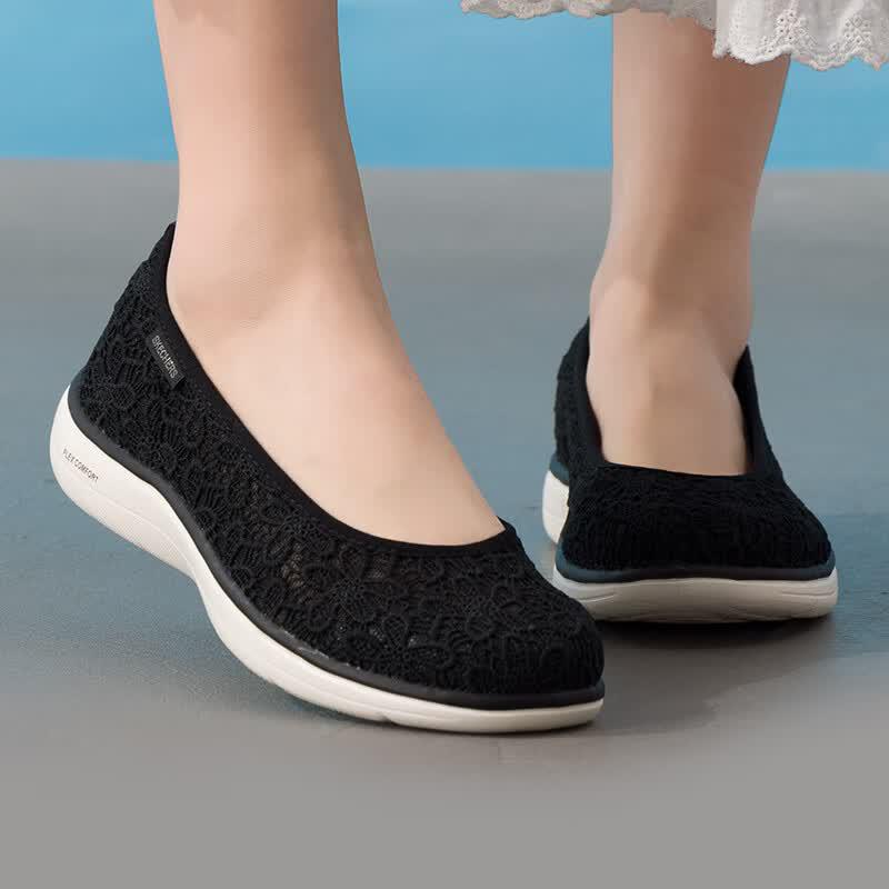 Skechers Women s Athletic Casual Shoes 138448-BKW 6.5