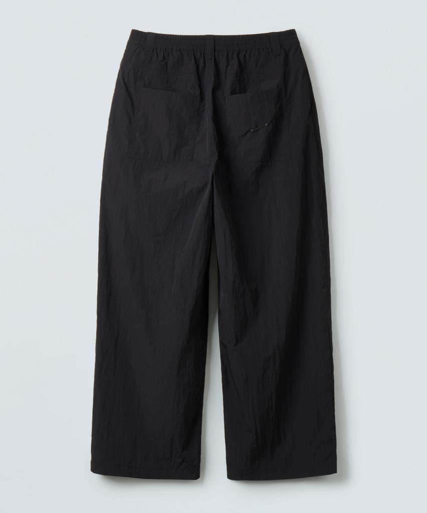 Piali One-Pleat Nylon Wide Half-Banding Pants (Black)