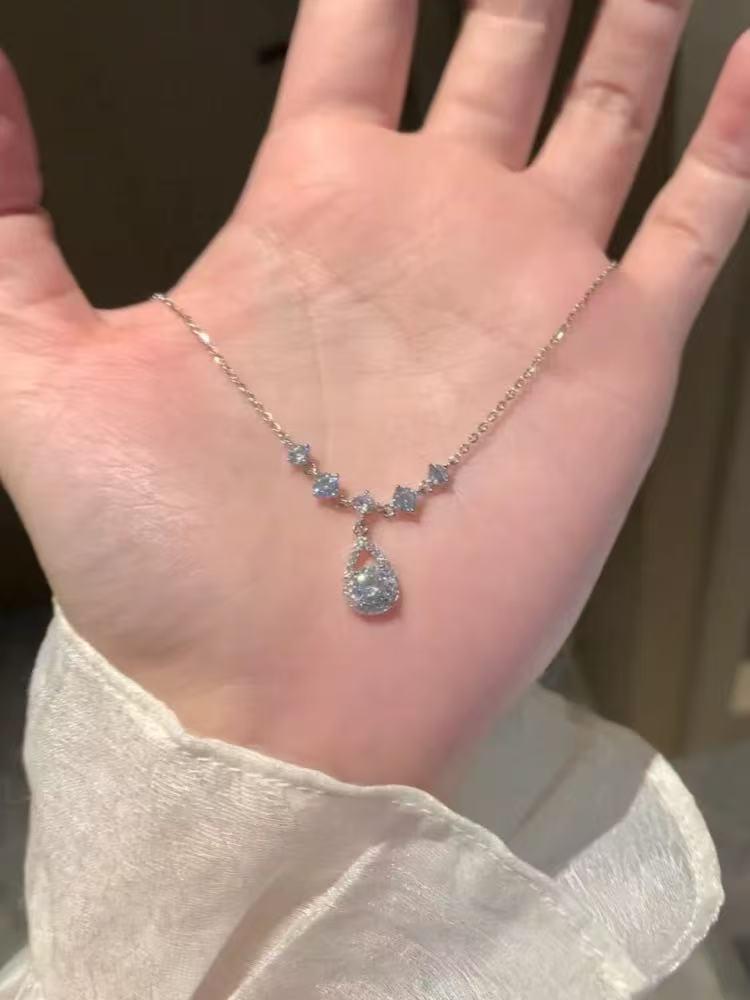 Mermaid's Tears Water Drop Necklace: Gold-Plated, Rhinestone-Inlaid Clavicle Chain for Women