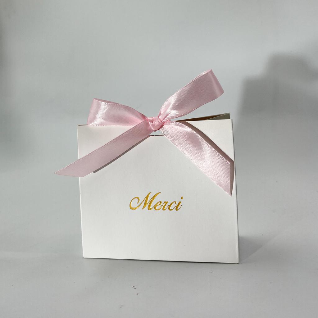 White Mini Candy Boxes for Wedding Baby Shower Favors Birthday Christmas Party Gift Packaging Small Treat Bags Decor