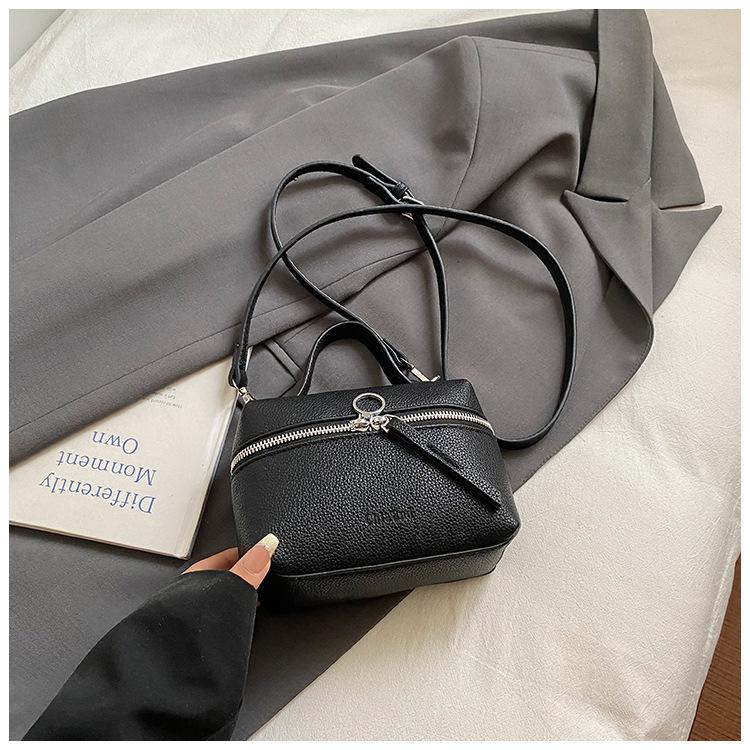 

Летняя городская простая сумка-переноска для ланча с узором личи, новая корейская версия в зарубежном стиле, модная наплечная сумка-мессенджер