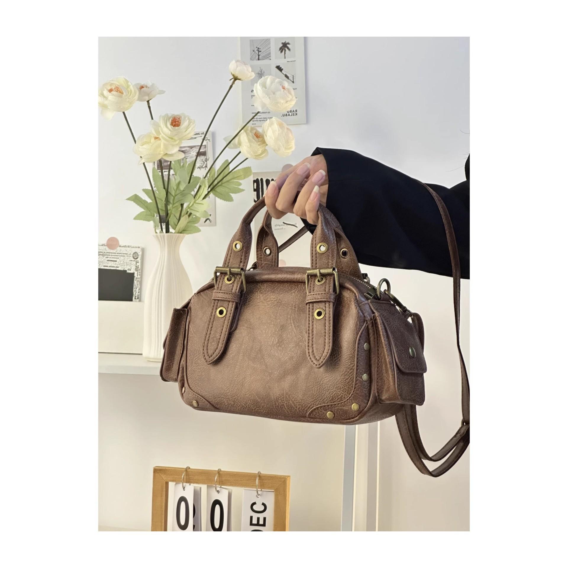 

Сумка женская осенне-зимняя новая женская модная ретро портативная сумка-локомотив нишевого дизайна на плечо, сумка-мессенджер коричневый