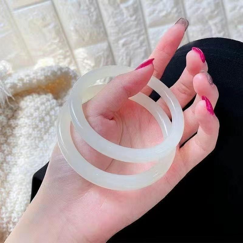 Vintage Violet Jade Bangle - Elegant White Round Bracelet