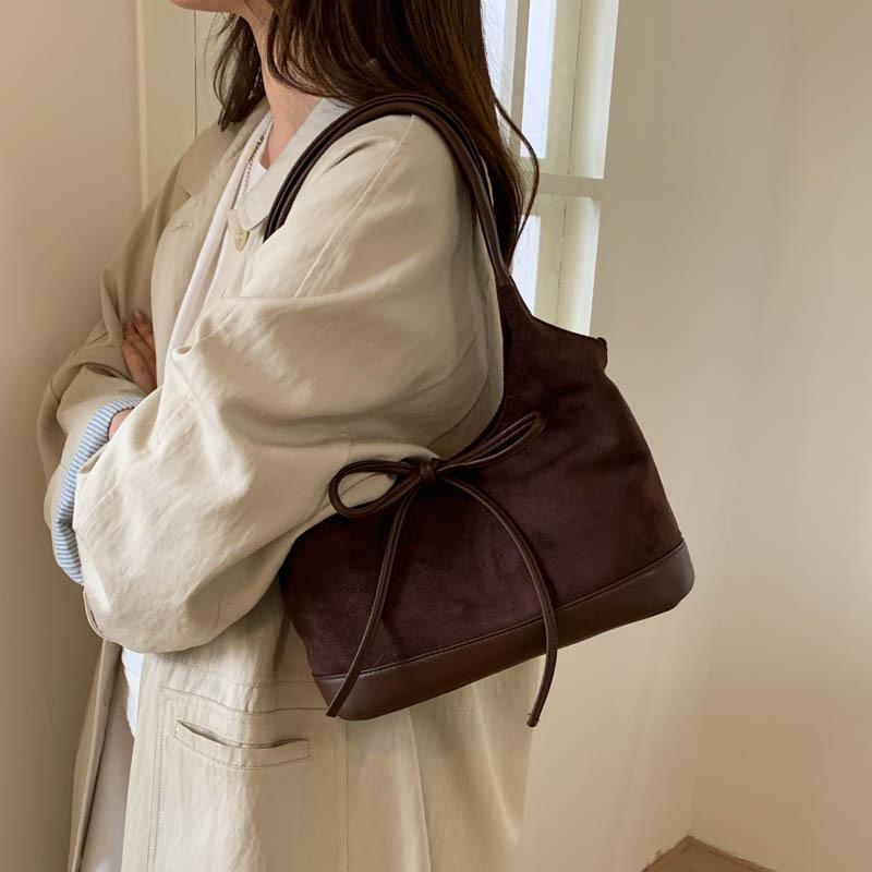 

Leopard print bag women s autumn and winter 2025 new versatile messenger bag retro popular this year shoulder bucket bag