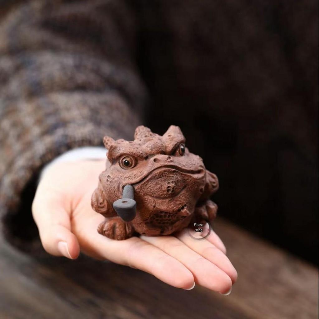 Yixing Zisha Handmade Golden Toad Tea Pet Sculpture