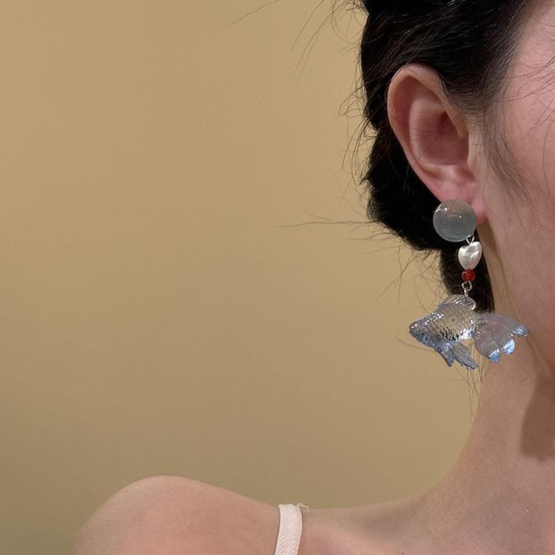 Round pearl love small fish pendant earrings fashionable small fresh stud earrings versatile temperament high-end earrings