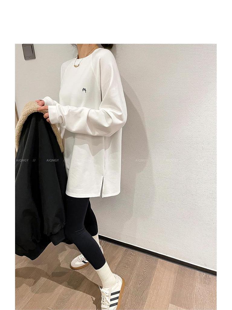 Women's White Embroidered Lazy Style Round-Neck T-shirt, Autumn/Winter 2025, Plus Velvet Slit Base Layer