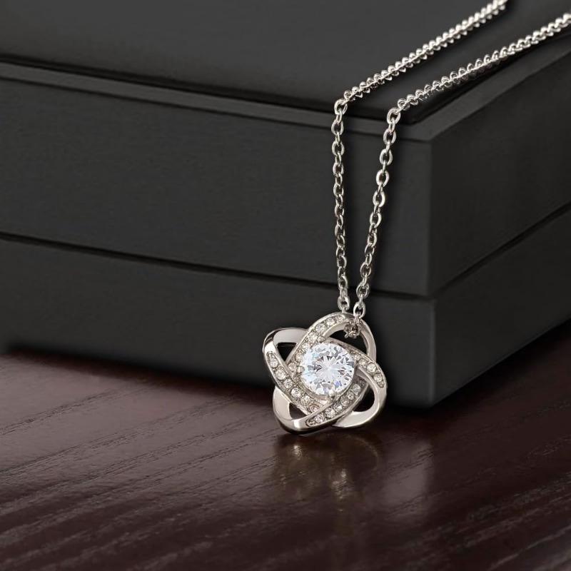 Mother's Day Gift Boxed Love Knot Necklace, Fashionable Pendant Jewelry From Son, Ideal for Mother's Day Christmas Thanksgiving