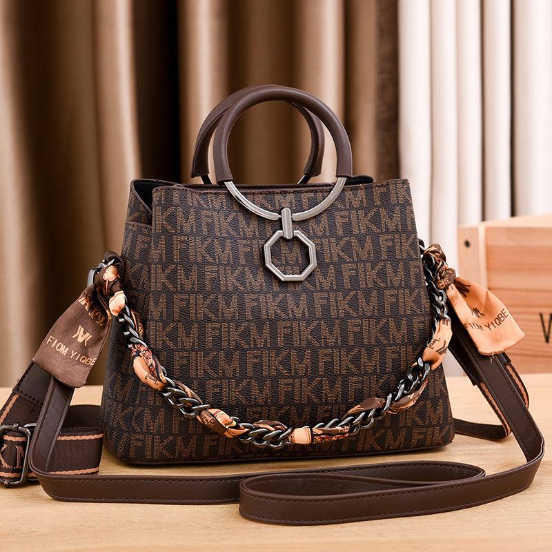 

Женская сумка 2025 зима новая сумка через плечо женская ретро зарубежный стиль сумочка для выхода сумка на плечо женская