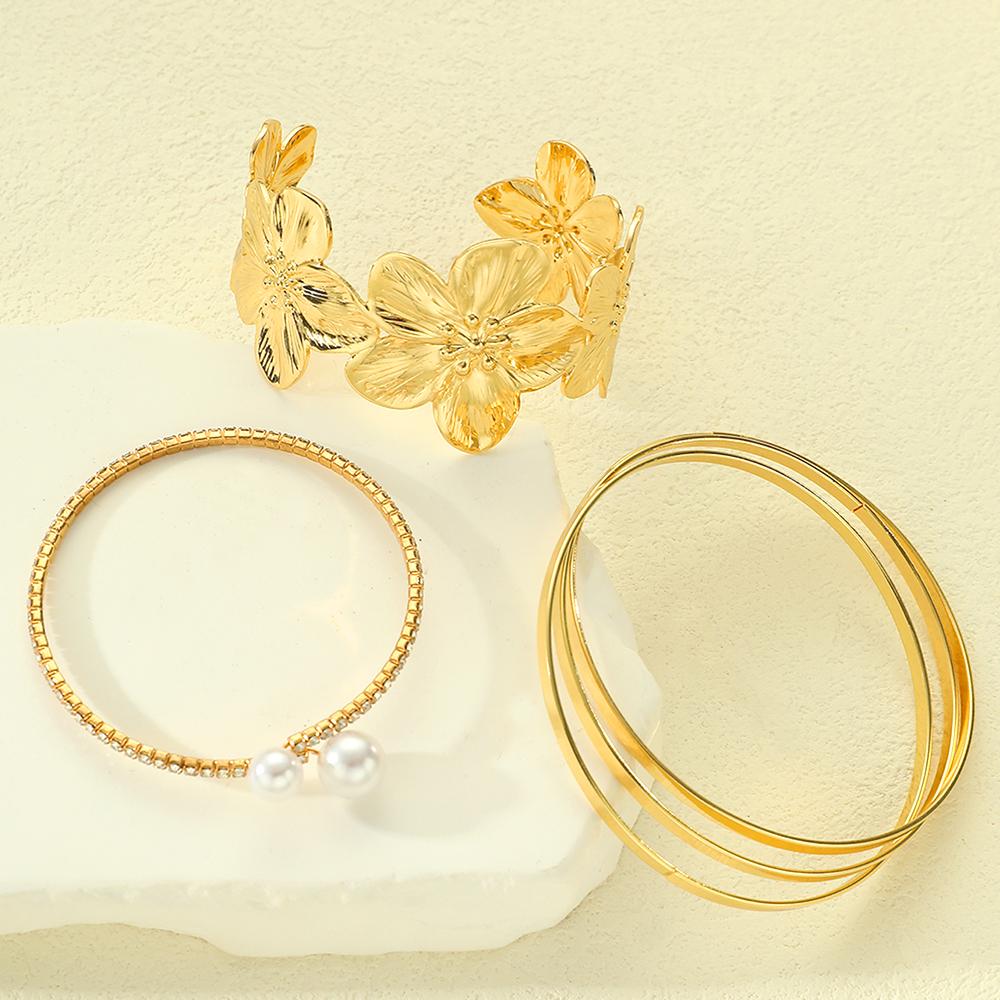 3er Set Boho Blume Perle Zirkon Anhänger Armreif Set für Damen Mode Elegant Minimalistisch Gedreht Breit Armbänder Feiertags Alltags Schmuck