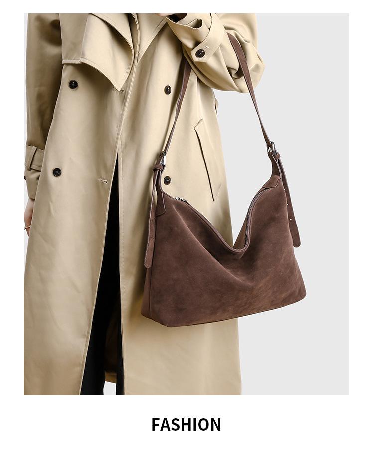 Spring 2025 Versatile High-End Large Capacity Bucket Handbag