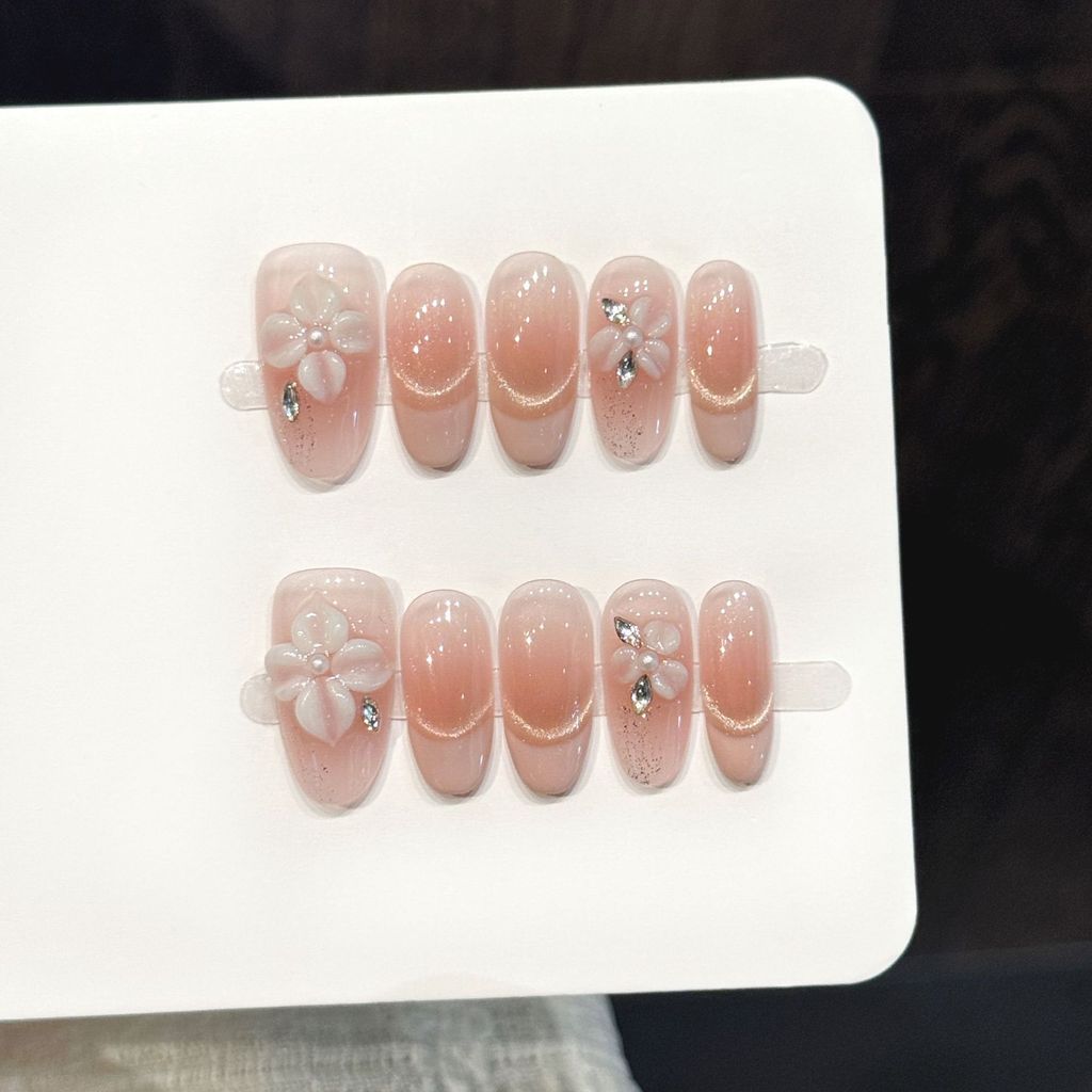 Handmade Press On Nail French Gentle Ice-transparent Nude Pink Cat Eye 3D Carved Flowers Medium Oval Fake Nail Patch Artificial Nail Reusable XS