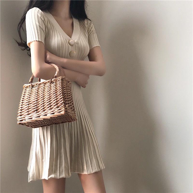 2025 Spring/Summer Chic Slim V-Neck Cinched Waist Pleated Knit Short-Sleeve Dress for Women