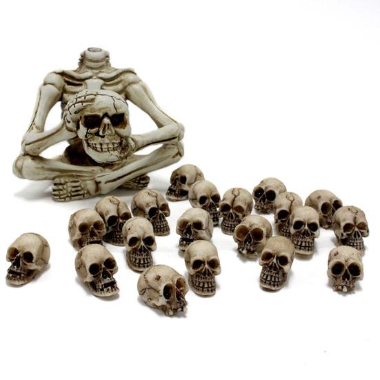 20 Stück Totenkopf-Ornamente, exquisite realistische Kunstharz-Mini-Schädel-Figuren für Foto-Requisiten, Halloween-Dekorationen